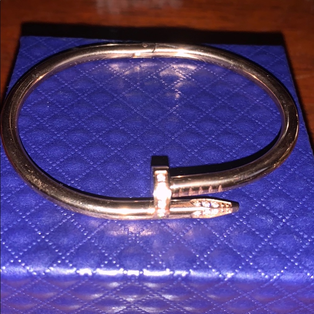 Sparks ⚡️ Nail bracelet  gold